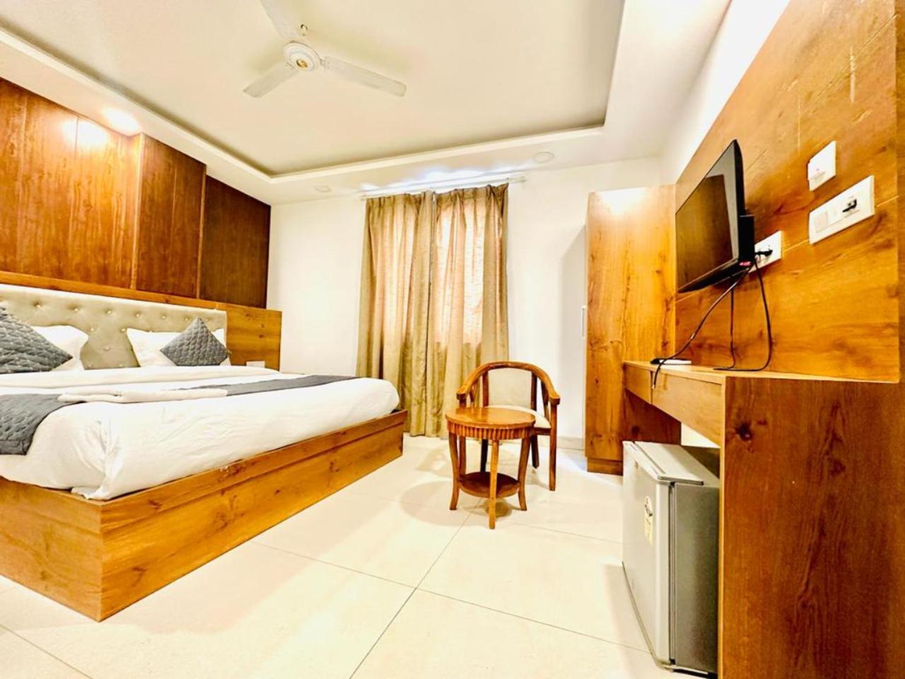 Hotel Qubic Near Igi Delhi Airport New Delhi Exterior photo